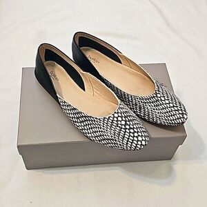 - Botkier Britt Womens Flats 9M Leather Snake Print Slip On